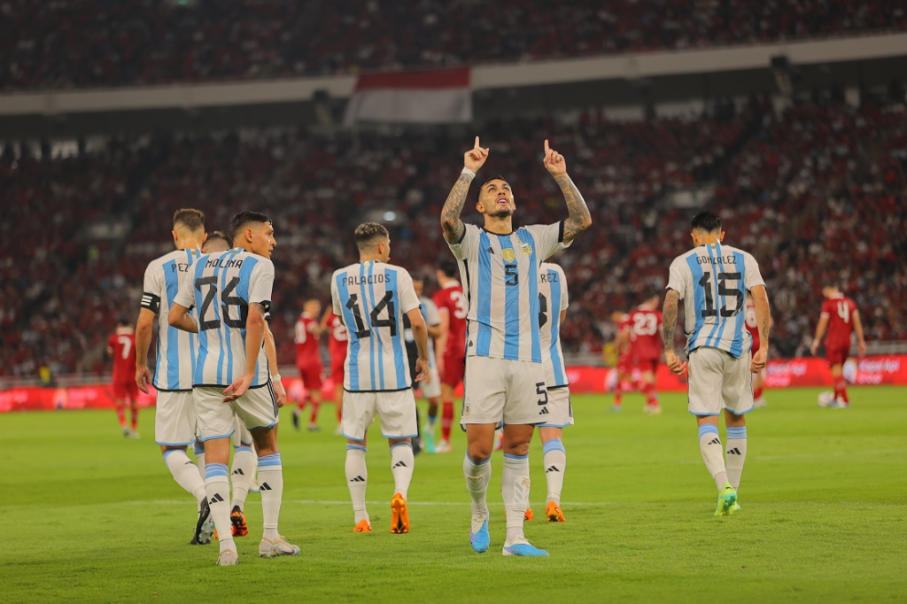 Leandro Paredes, con un golazo, abrió el marcador para la Selección Argentina - Foto: @argentina