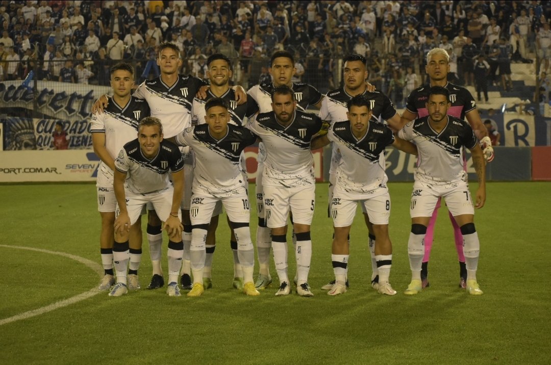 el encuentro entre Quilmes y Gimnasia continúa a puertas cerradas