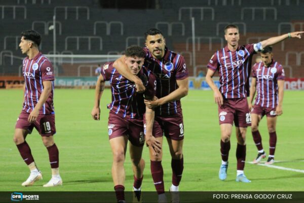 Godoy Cruz venció a Newell’s y sueña con la Copa Libertadores