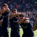 La aplanadora azul pasó por arriba al Lobo en el clásico y sigue liderando todos los frentes