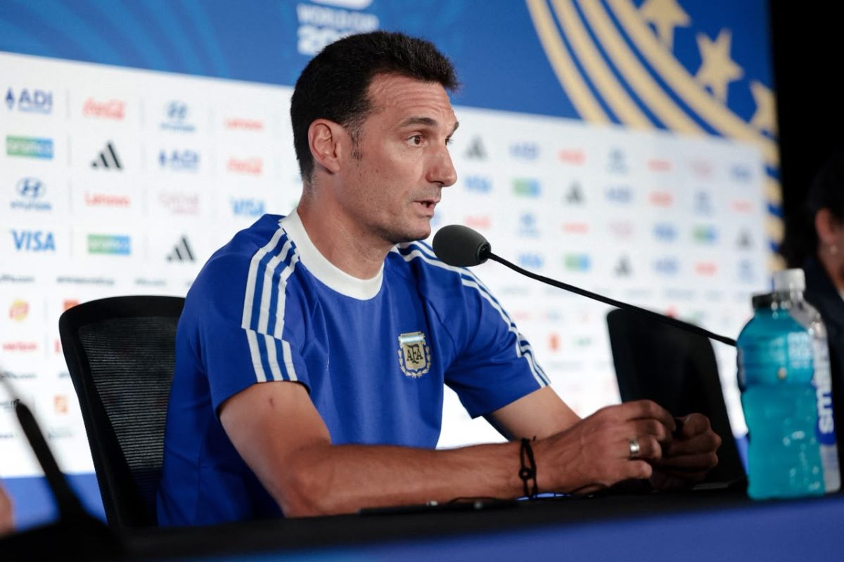 scaloni conferencia previa inglaterra